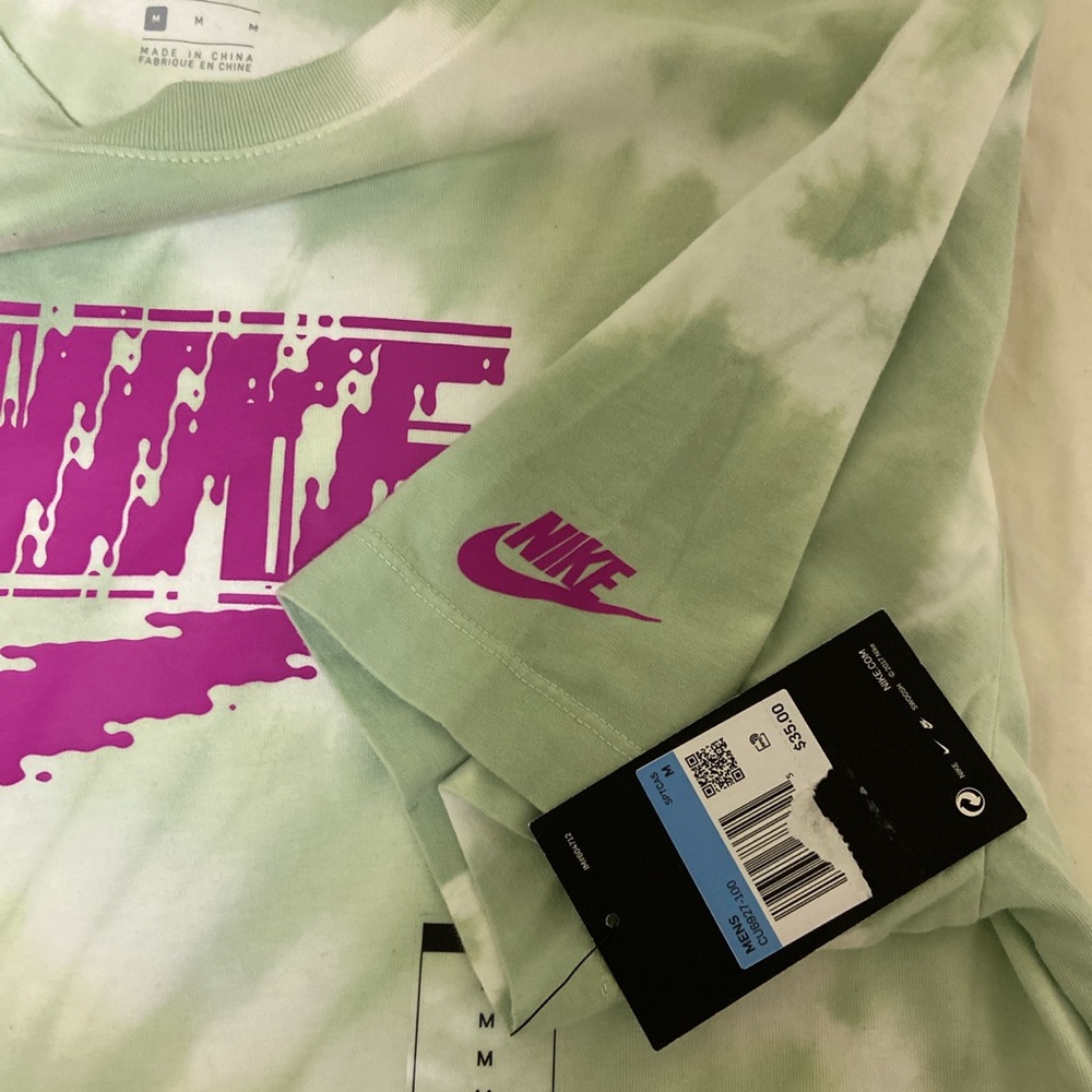 NIKE TIE DYE SHIRT NWT - Picture 2 of 3